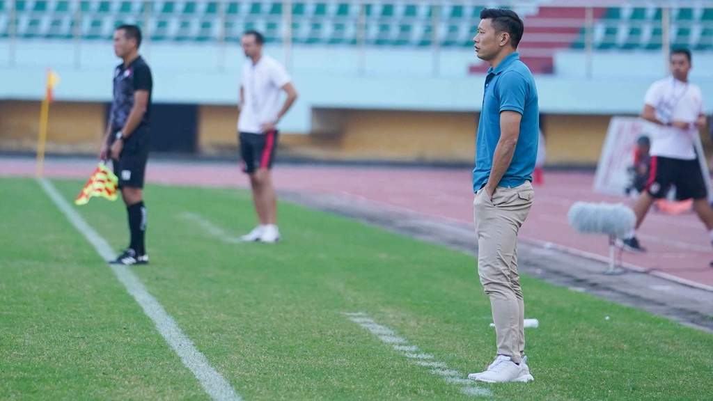 HLV Thạch Bảo Khanh trăn trở trước ngày trở lại V.League cùng CAND