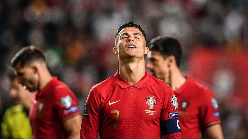 Ronaldo và Bồ Đào Nha bị chỉ trích vì mất vé dự World Cup