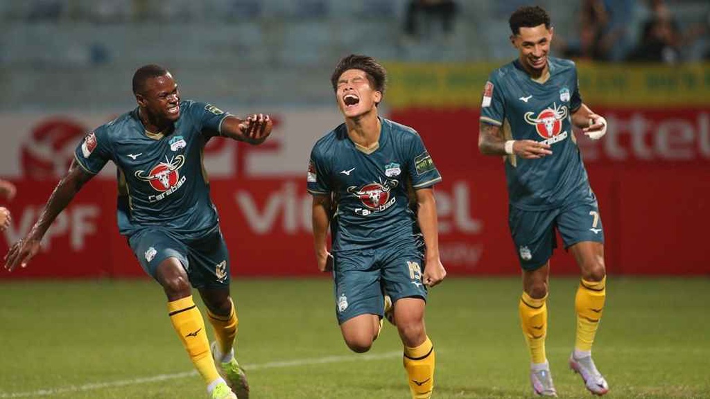 Quốc Việt trở thành chân sút trẻ thứ hai ghi bàn ở V.League 2023