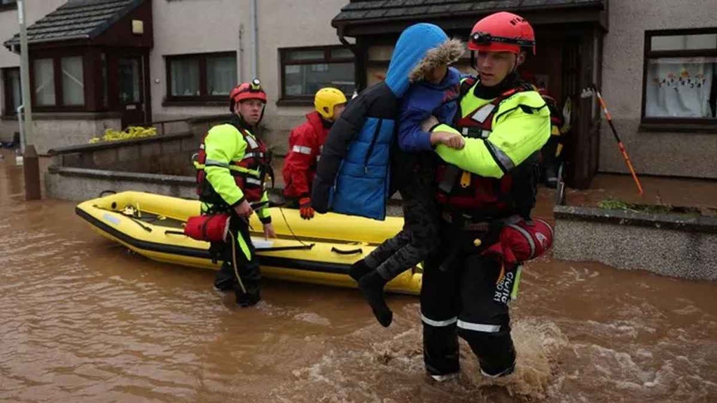 MU, Man City, Arsenal có nguy cơ không thể thi đấu vì lũ lụt