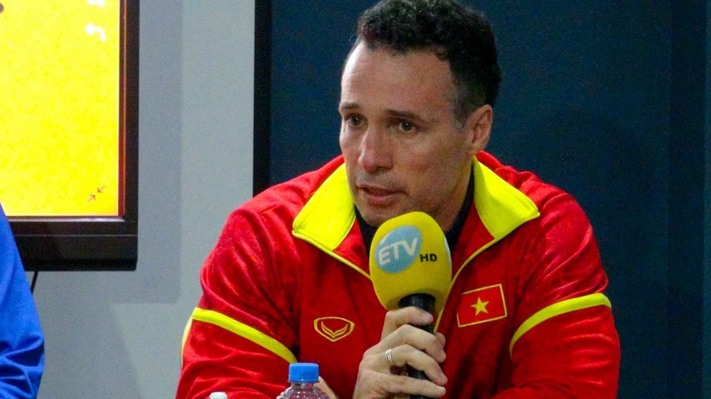 HLV Diego Giustozzi đặt mục tiêu đưa tuyển futsal Việt Nam dự World Cup 2024