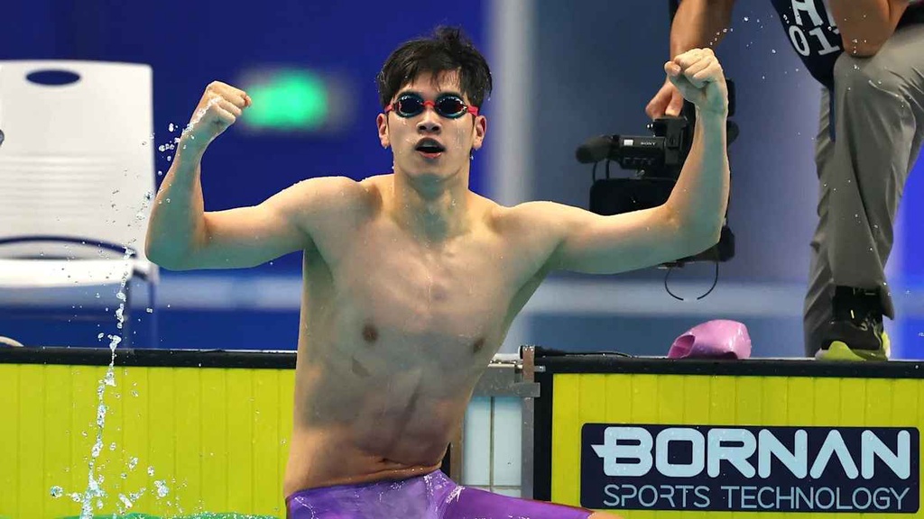 Kình ngư 19 tuổi Trung Quốc gây sốt khi phá kỷ lục châu Á, lọt tốp 5 người bơi nhanh nhất lịch sử