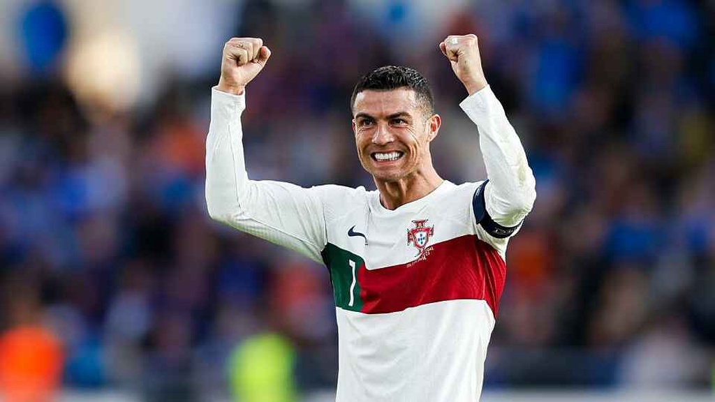 Top 5 cầu thủ ghi bàn nhiều nhất cho đội tuyển quốc gia: Ronaldo dẫn đầu, bỏ xa Messi
