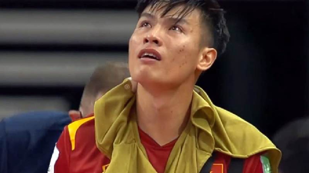 Tuyển thủ futsal Việt Nam chấn thương rất nặng trước trận đấu với Nga