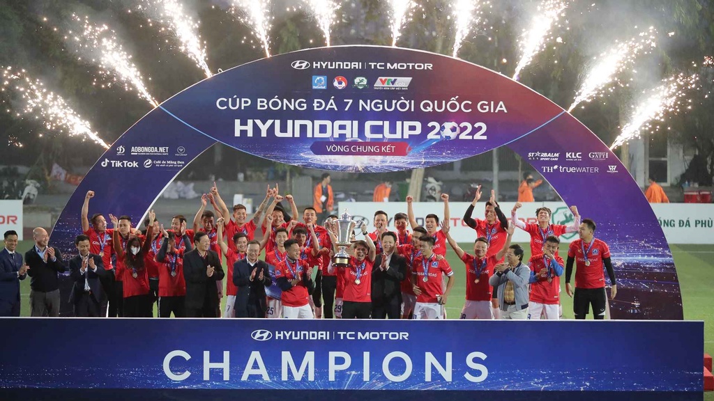 Mobi lên ngôi vô địch Cúp bóng đá 7 người quốc gia Hyundai Cup 2022 