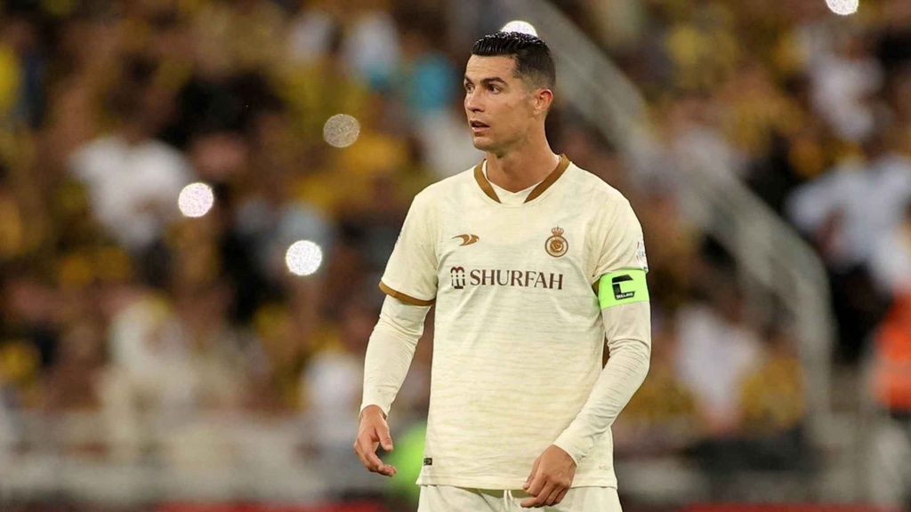 Không hợp cuộc sống tại Saudi Arabia, Ronaldo muốn trở lại châu Âu