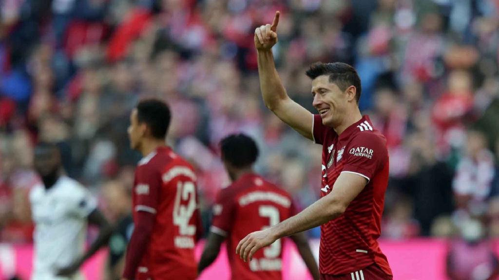 Video bóng đá 24h hôm nay 23/10: Lewandowski lập công giúp Bayern chiến thắng