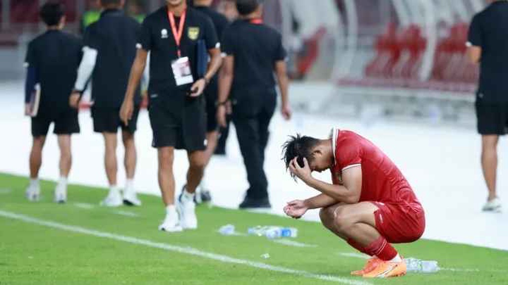 Cầu thủ và ban huấn luyện Indonesia bật khóc vì mất suất dự U20 World Cup