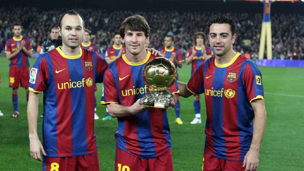 Barcelona: Bình minh sẽ bắt đầu từ… những ‘ông già’ Messi và Iniesta