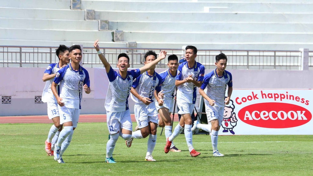 Giành thắng lợi thuyết phục, U15 SLNA và U15 PVF hẹn nhau tại chung kết