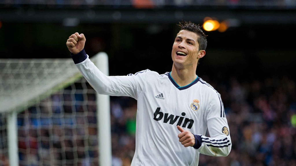 Top 10 cầu thủ bóng đá chạy nhanh nhất thế giới mọi thời đại: Ronaldo quá vượt trội!