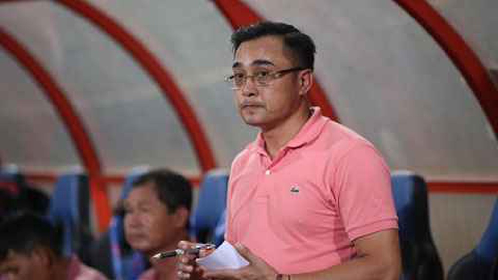 HLV Bình Định chê trọng tài sau trận đấu với Hà Nội