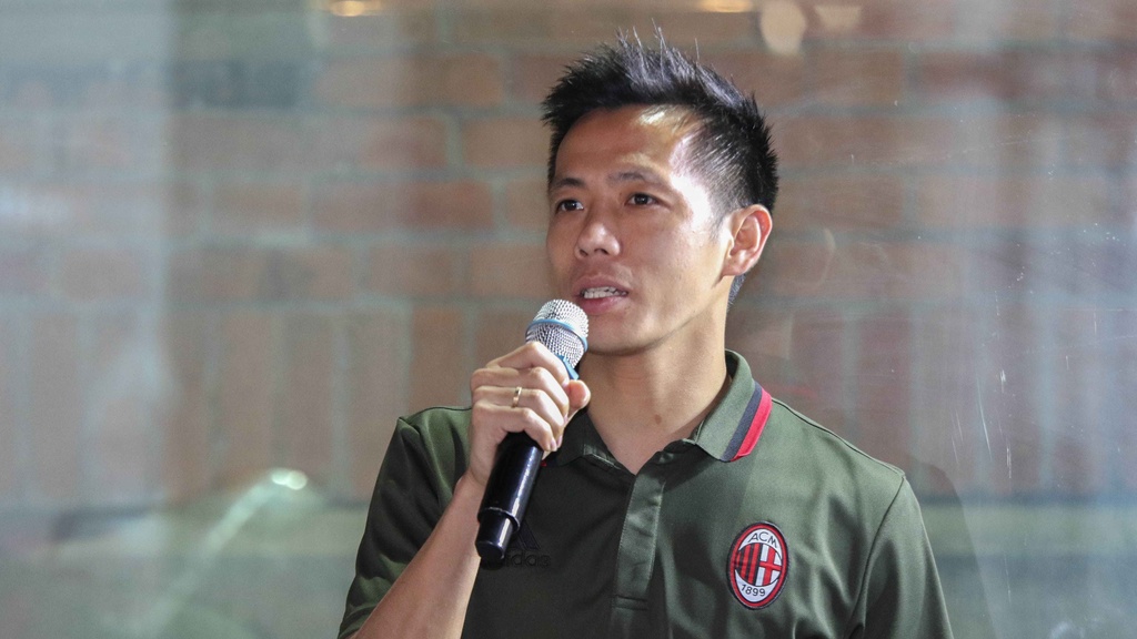 Fan cứng AC Milan, Văn Quyết mong cầu thủ Việt được sang Italia thi đấu 