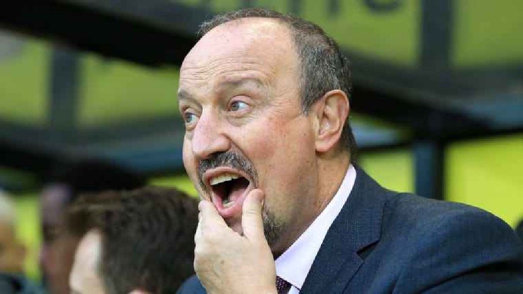 Everton sa thải HLV Benitez sau 6 tháng