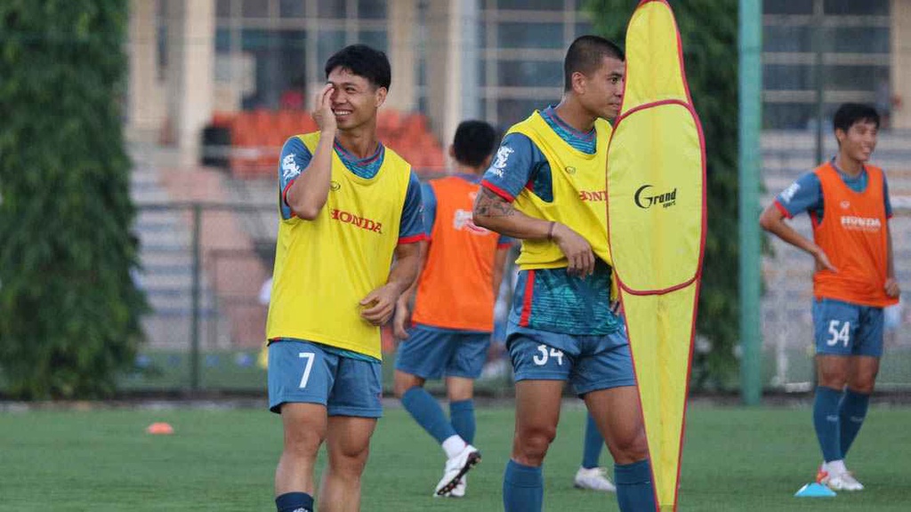 Công Phượng tươi rói trong ngày trở lại ĐT Việt Nam