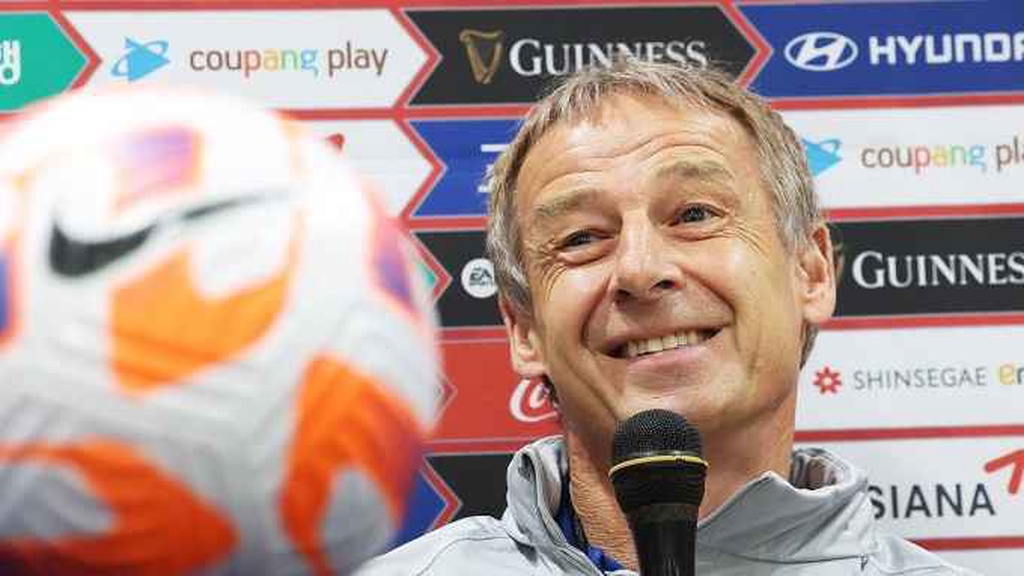 HLV Klinsmann: 'Việt Nam không yếu'