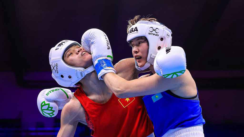 Nữ võ sĩ Việt Nam hạ gục tay đấm từng 2 lần vô địch thế giới