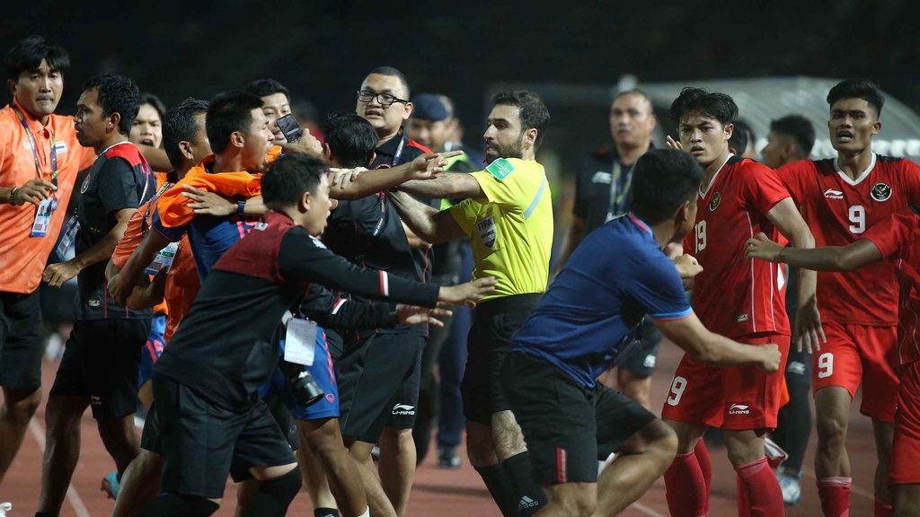Thái Lan ra án phạt cực nặng sau vụ "hỗn chiến" tại chung kết SEA Games 32