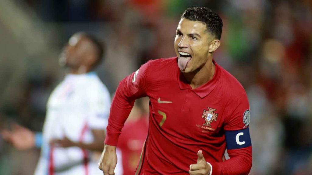 Ronaldo chinh phục thêm kỷ lục hat-trick
