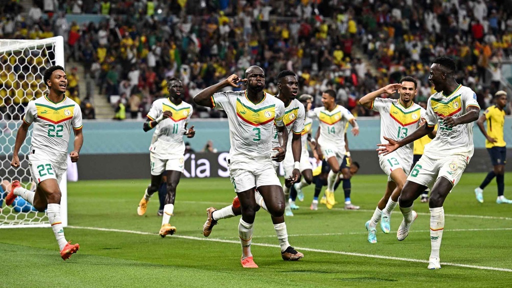 Ecuador 1-2 Senegal: Giành vé đi tiếp nghẹt thở