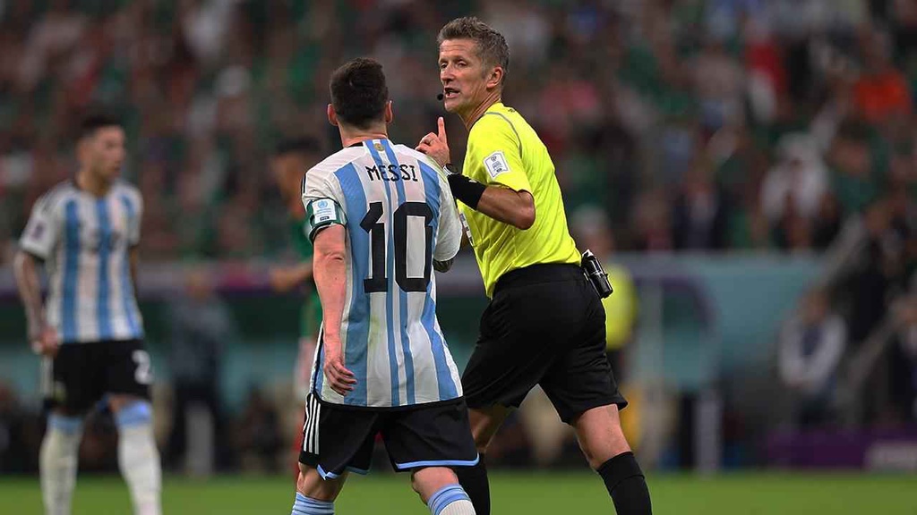 Lộ diện trọng tài bắt chính trận Argentina và Croatia: Điềm lành cho Messi?