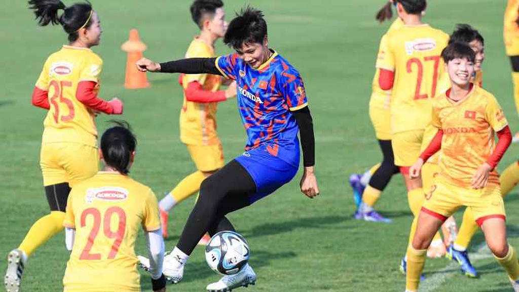 ĐT nữ Việt Nam hào hứng tập luyện trước trận giao hữu với tuyển Đức
