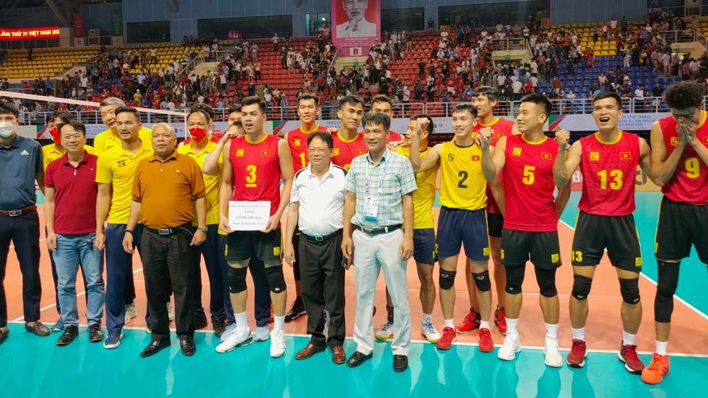 Vượt qua đại kình địch, tuyển bóng chuyền nam Việt Nam nhận "món quà" cực lớn