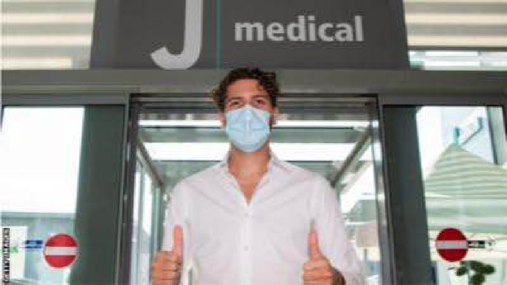 Locatelli đã có mặt tại Juventus để kiểm tra y tế