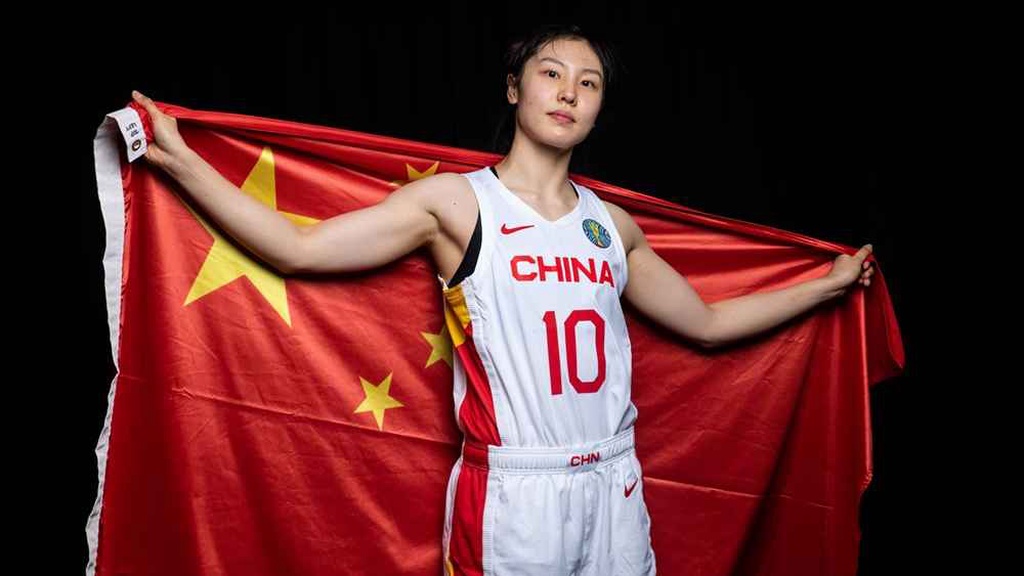 Chiêm ngưỡng nhan sắc xinh đẹp của “nữ thần” bóng rổ Trung Quốc