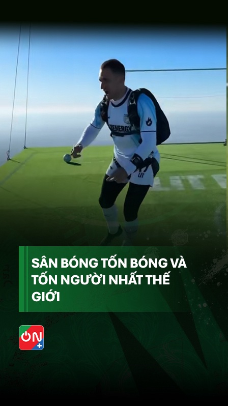 Nhìn Trên Sân Còn 2 Người Là Biết Rồi Đấy