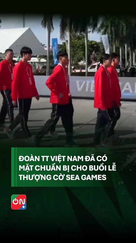 Đoàn TT Việt Nam Tại Lễ Thượng Cờ 