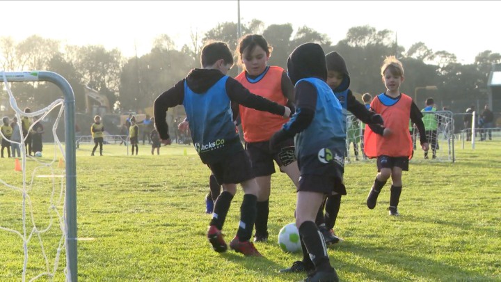 Trải Nghiệm Lớp Học Bóng Đá Cộng Đồng Tại New Zealand